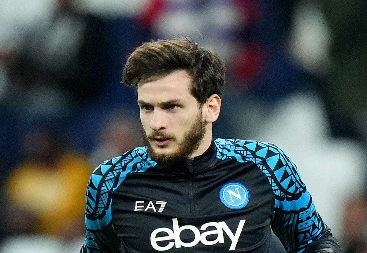 Kvaratskhelia khien Napoli noi gian hinh anh