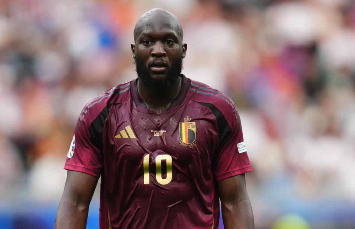 Ngay thi dau tham hoa cua Lukaku hinh anh