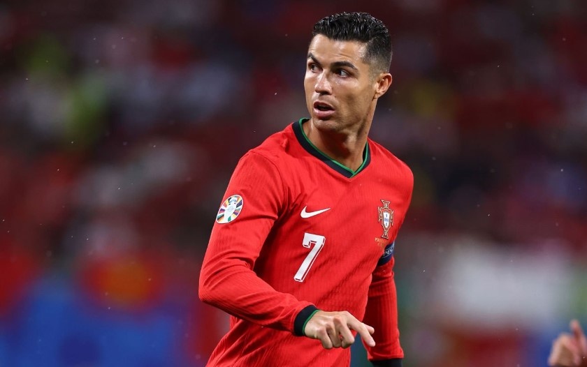 Ronaldo di vao lich su EURO hinh anh