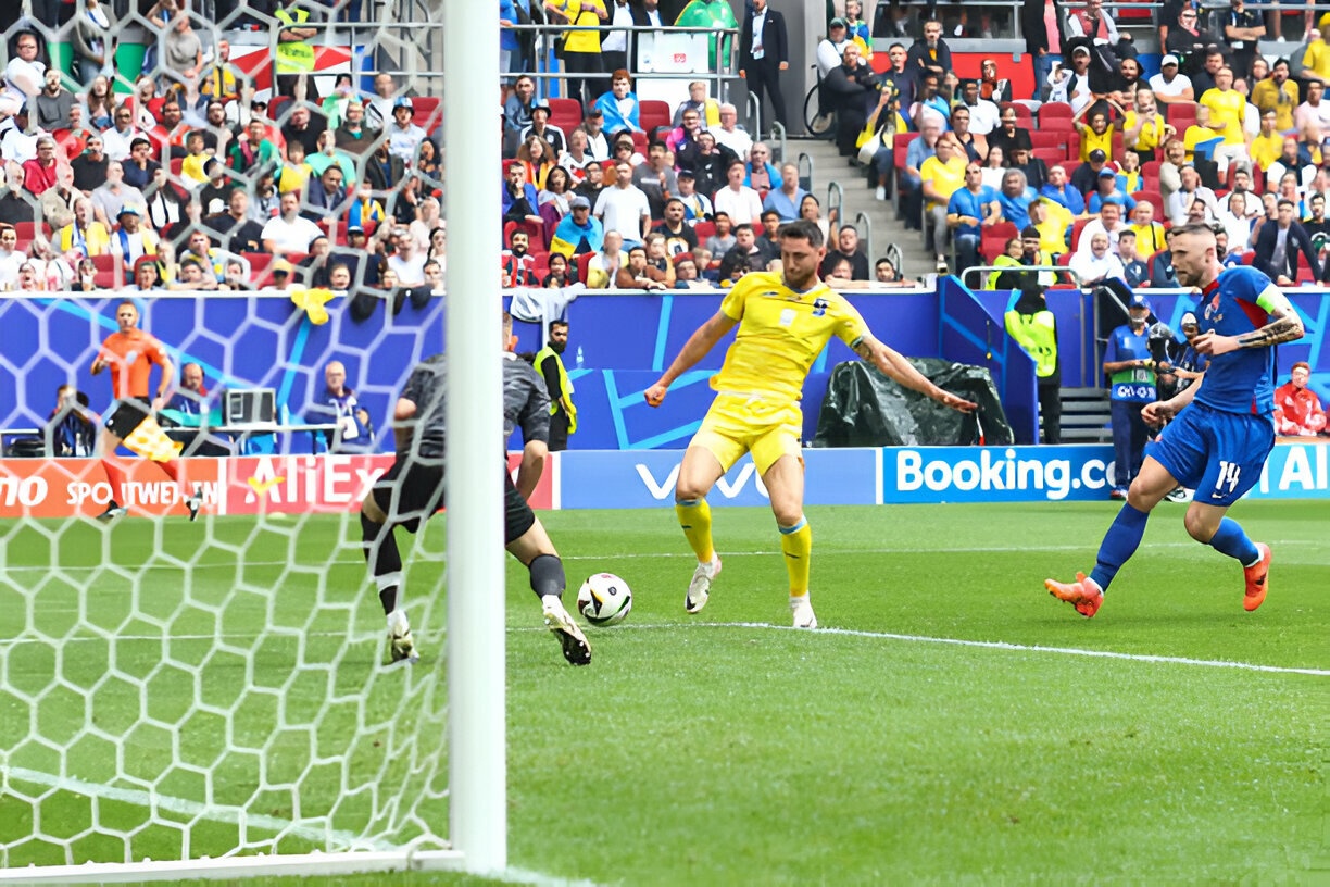 Ukraine đấu Slovakia ảnh 2 Ukraine dau Slovakia anh 2