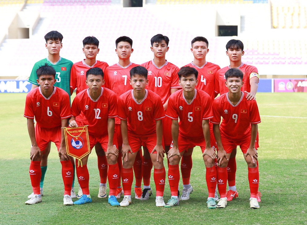 U16 Viet Nam vao ban ket Dong Nam A voi ngoi dau bang hinh anh