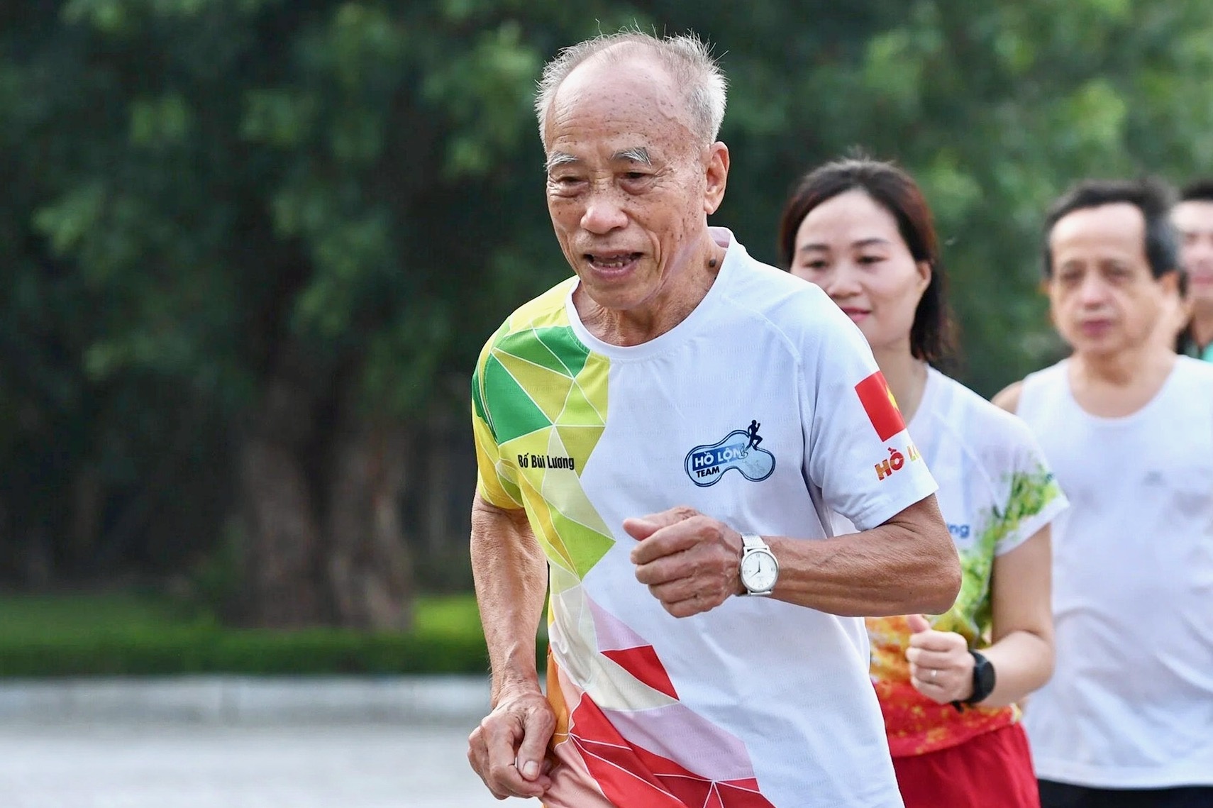 Tuong dai dien kinh Bui Luong qua doi hinh anh