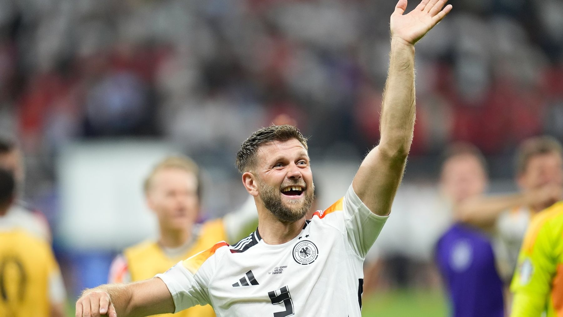 Tuyen Duc luon can nguoi nhu Fullkrug hinh anh