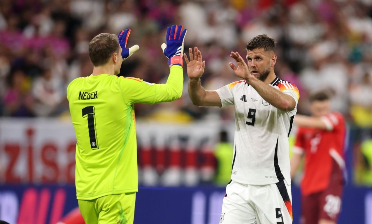 Neuer lap ky luc anh 7