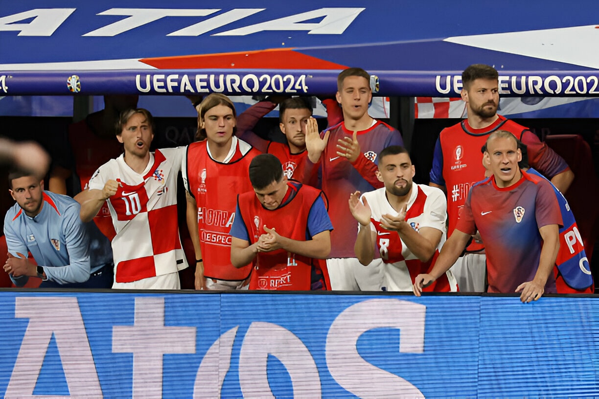 Modric lap ky luc anh 3