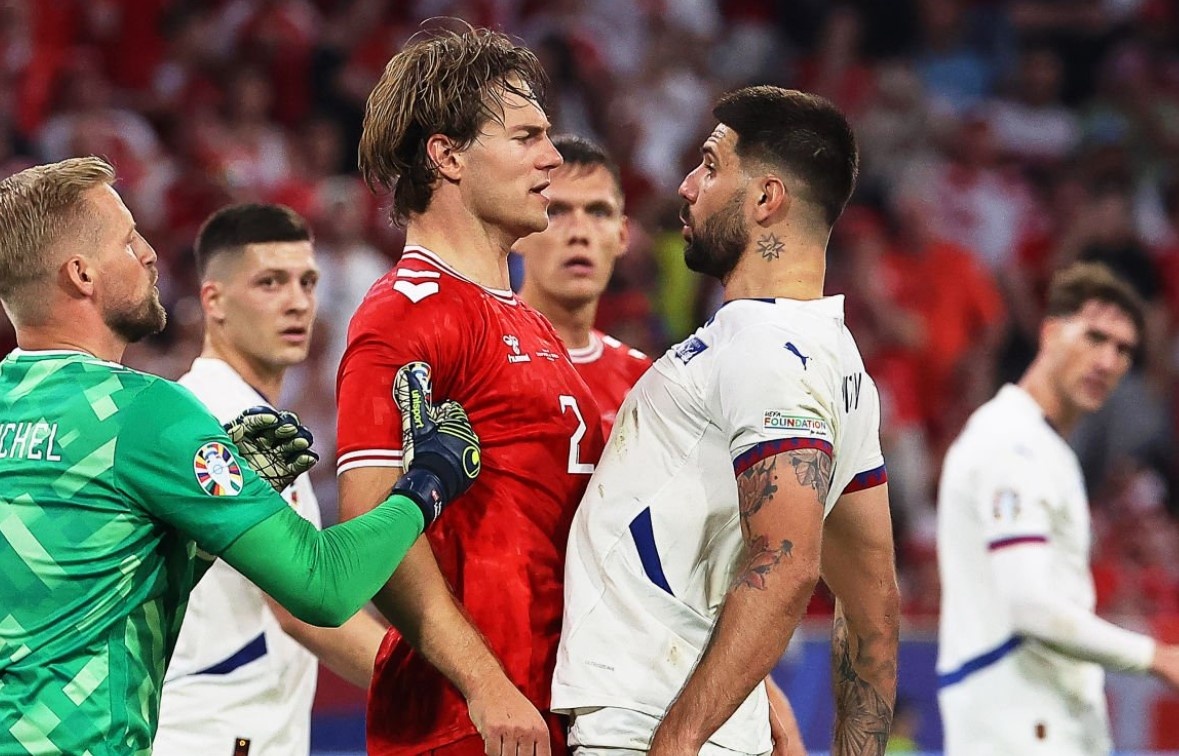 Them 2 doi tuyen bi loai khoi EURO 2024 hinh anh