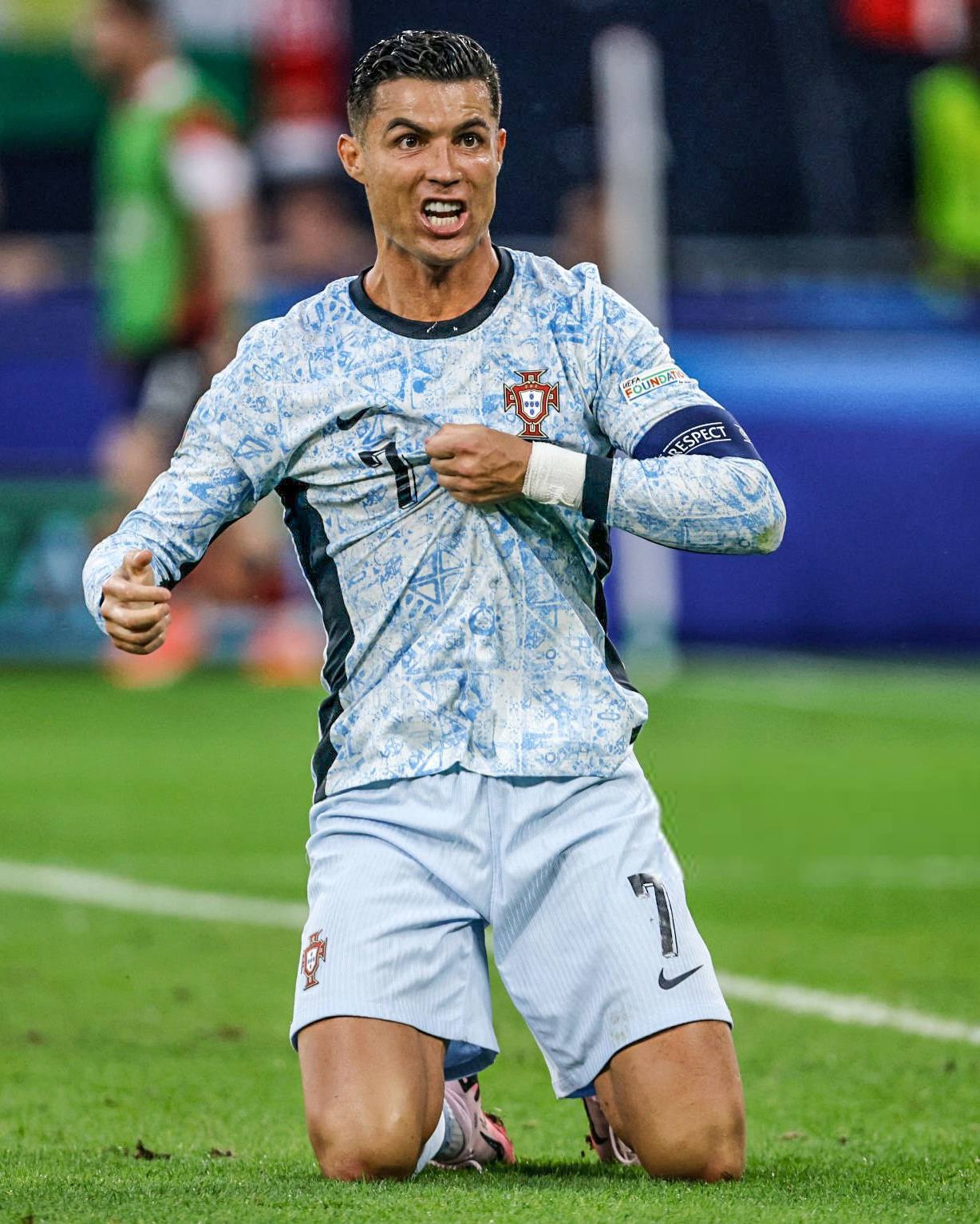 Ronaldo noi gian anh 2