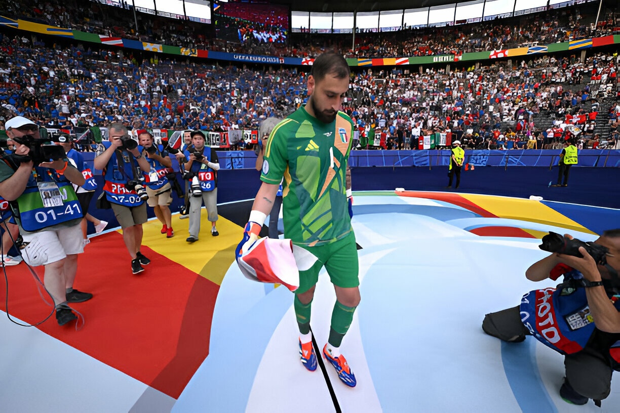 Trung hop ky la cua 3 nha vo dich EURO gan nhat hinh anh