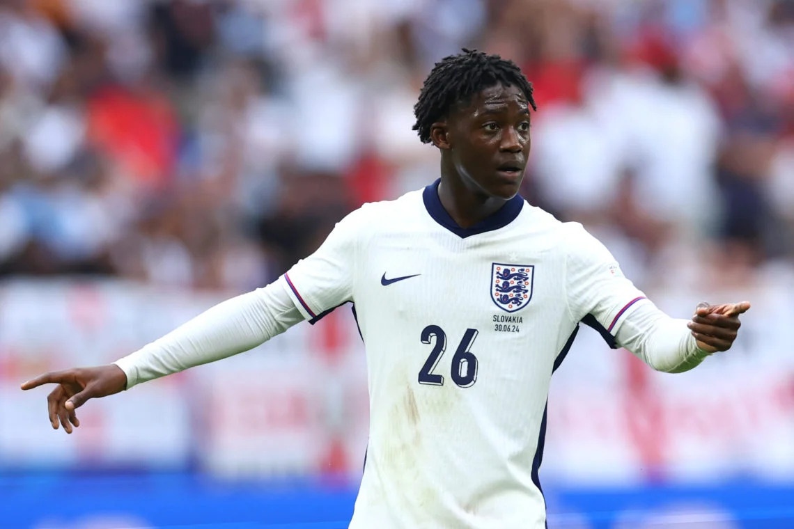 Nga mu truoc Mainoo hinh anh