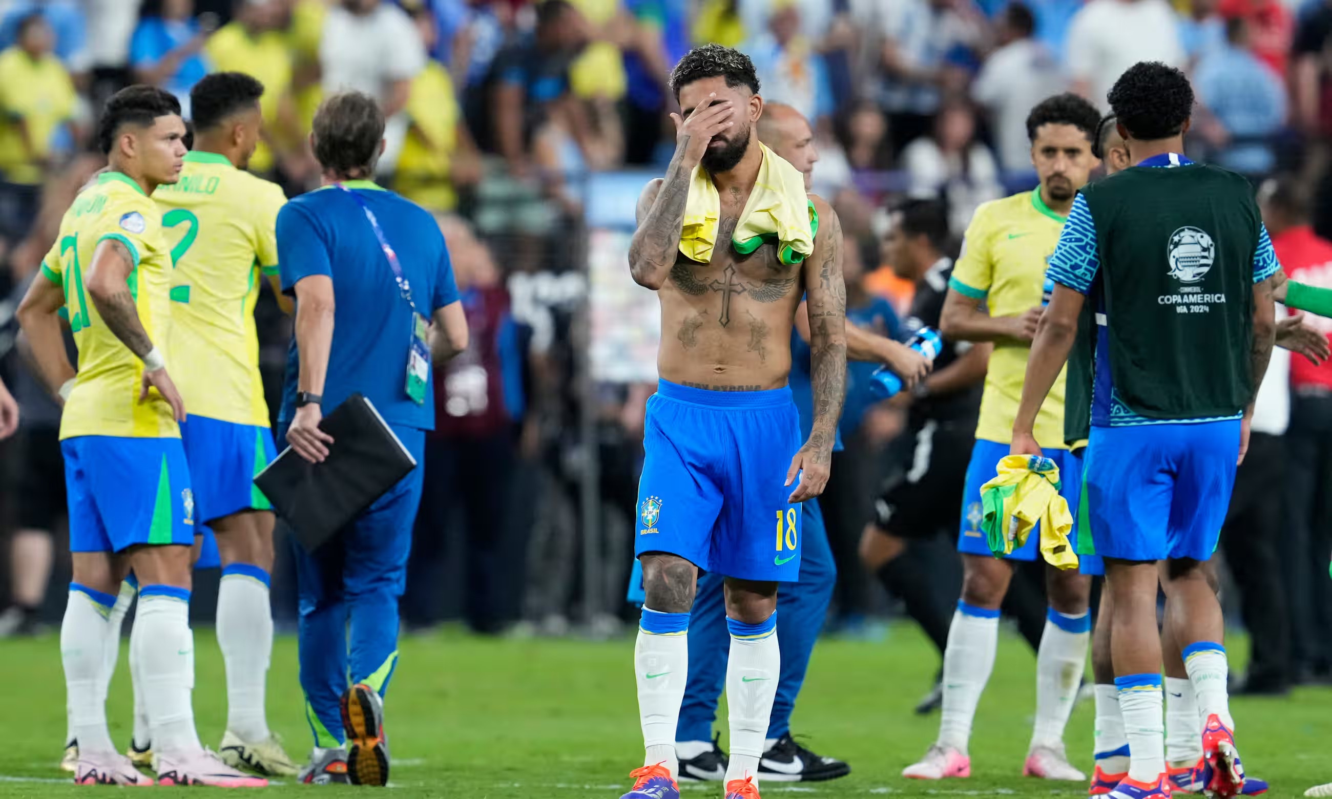 Tuyen Brazil bi loai khoi Copa America hinh anh