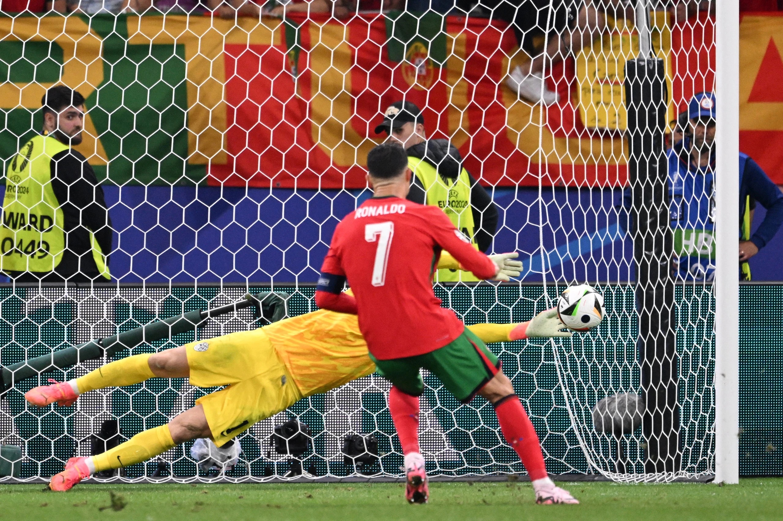 Ronaldo ảnh 2 Ronaldo anh 2
