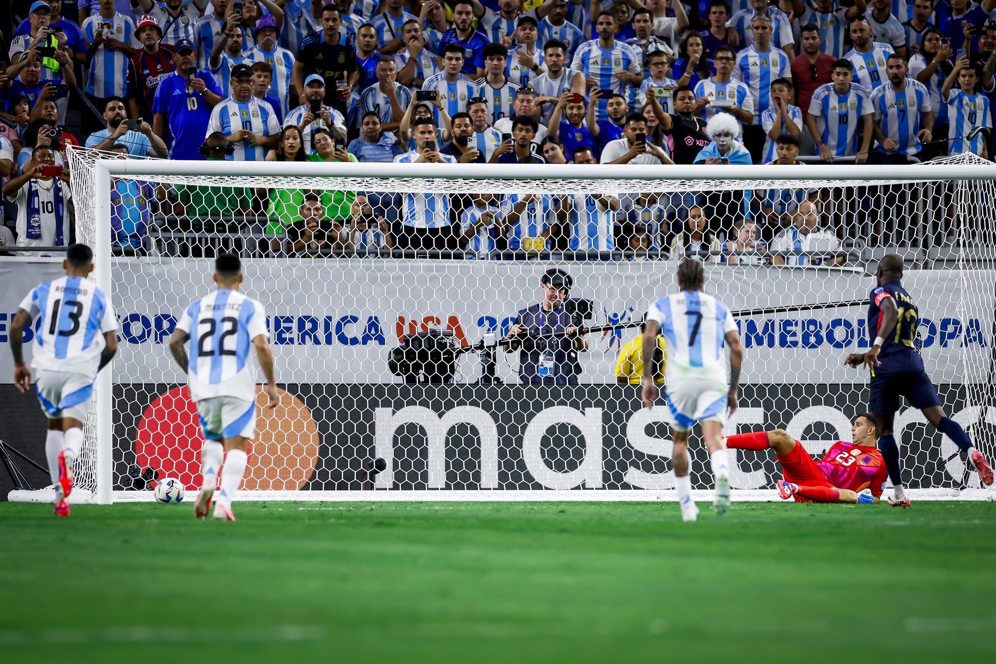 Argentina vào bán kết ảnh 3 Argentina vao ban ket anh 3