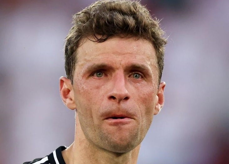 Muller khoc khi Duc bi loai hinh anh