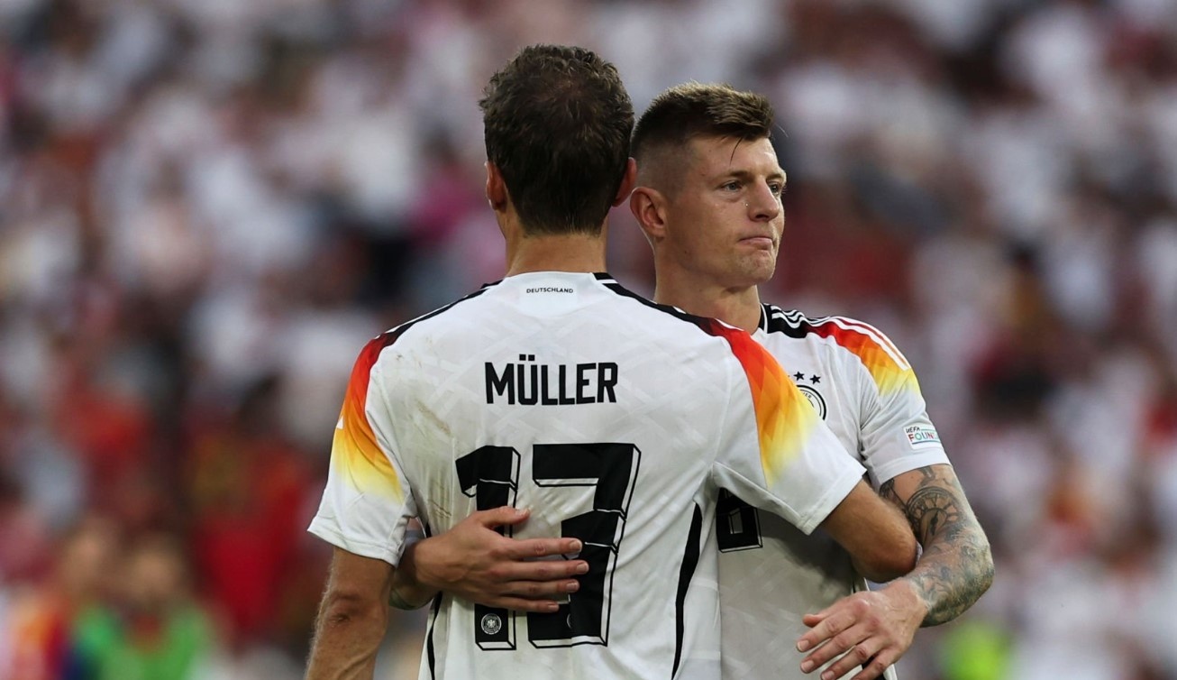 Khoanh khac xuc dong trong ngay Kroos giai nghe hinh anh