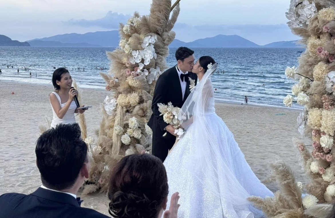 Van Lam cuoi Yen Xuan hinh anh