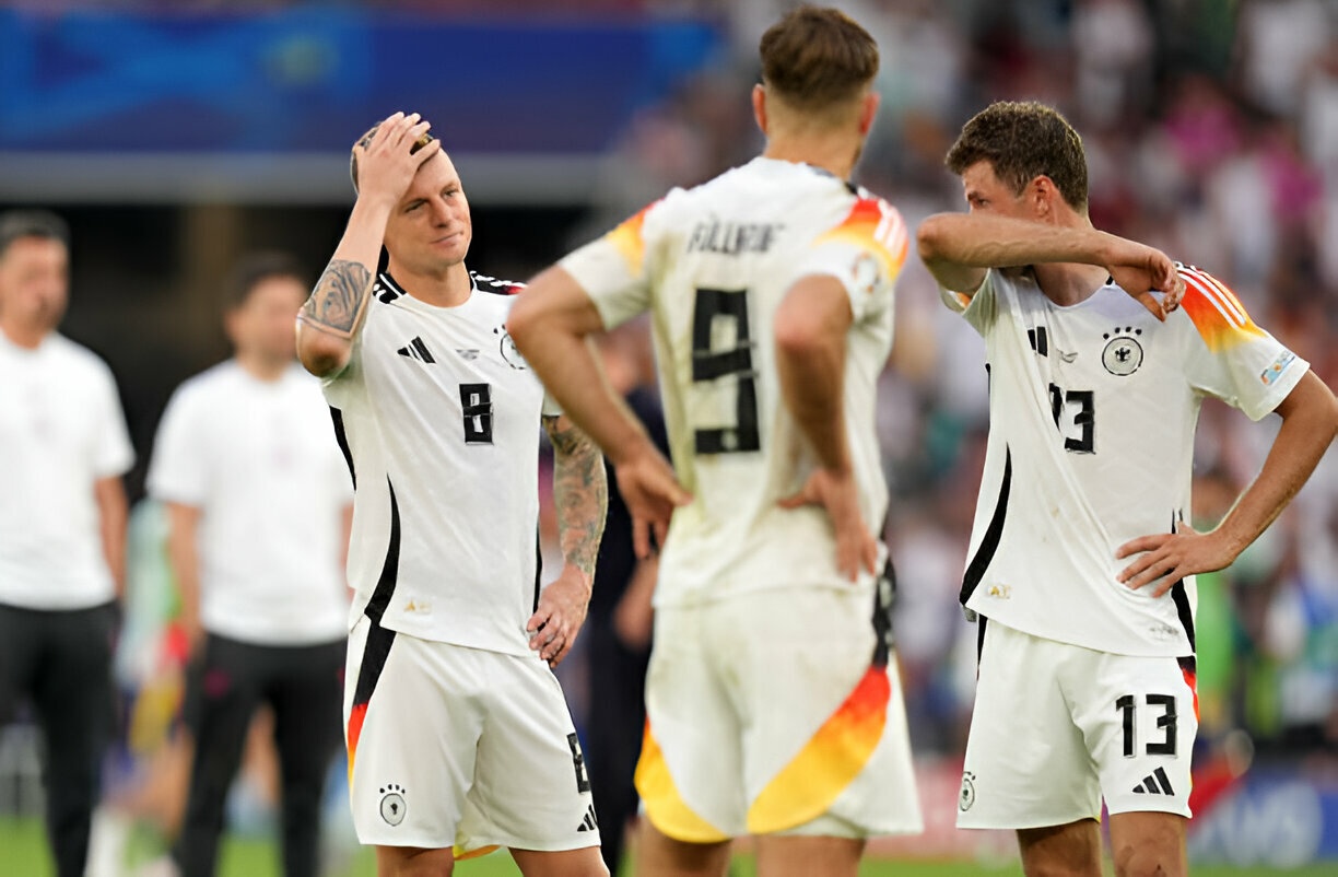 Gan 400.000 CDV ky ten doi da lai tran Duc - Tay Ban Nha hinh anh