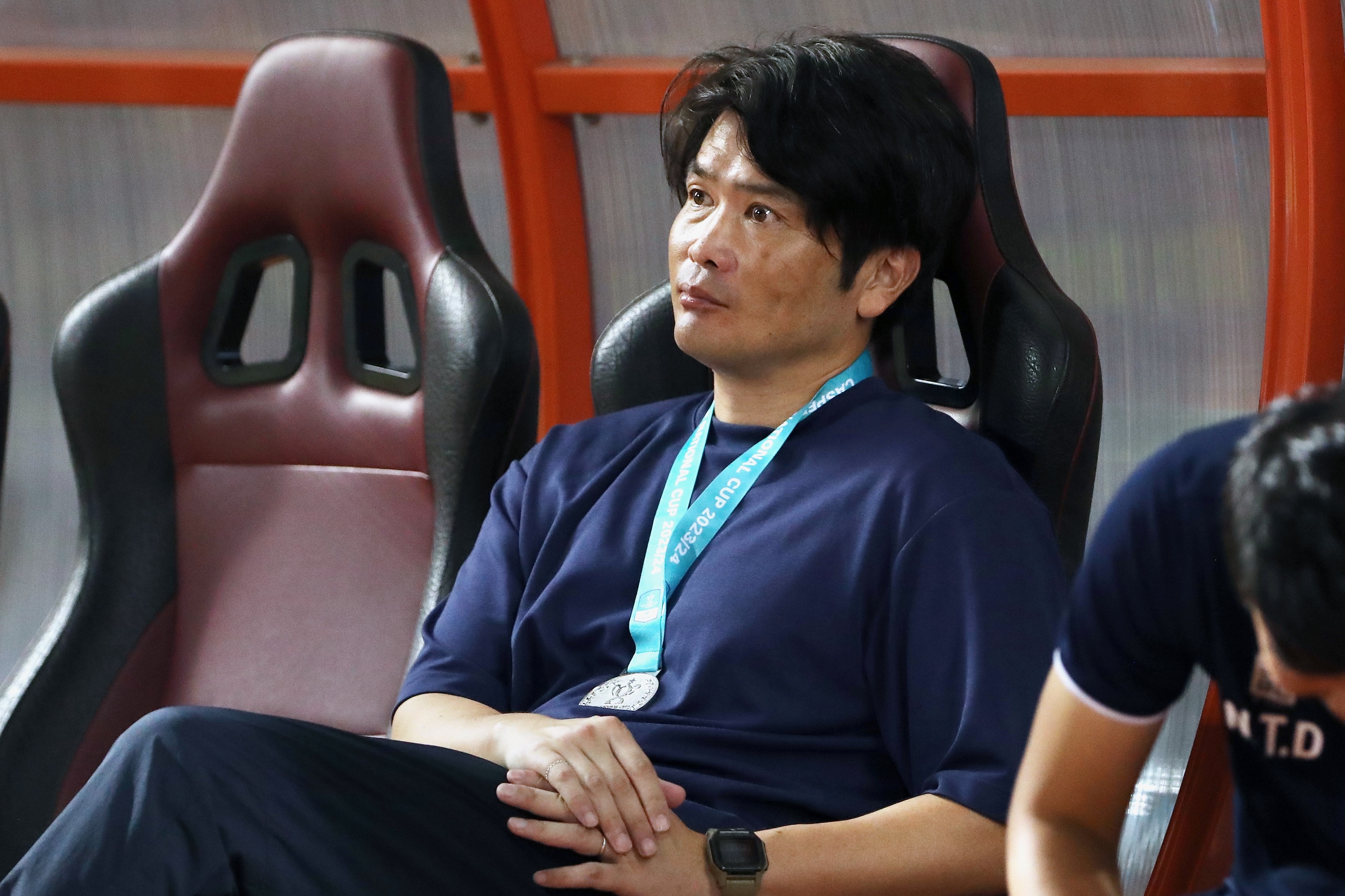 CLB Ha Noi chia tay HLV Nhat Ban hinh anh