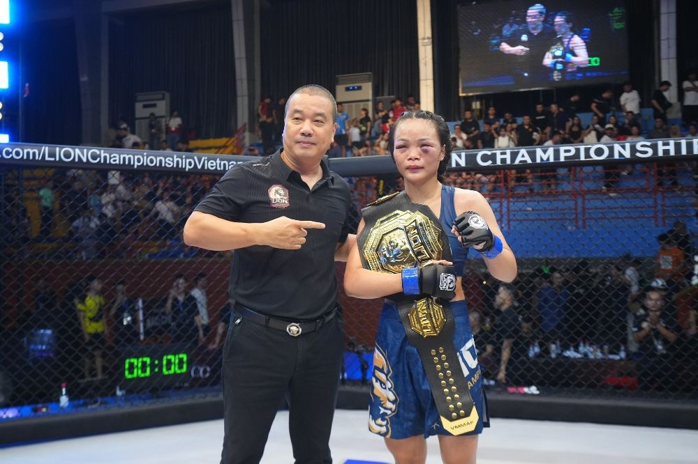 Nu vo si MMA Viet Nam bi bien dang mat sau chien thang hinh anh