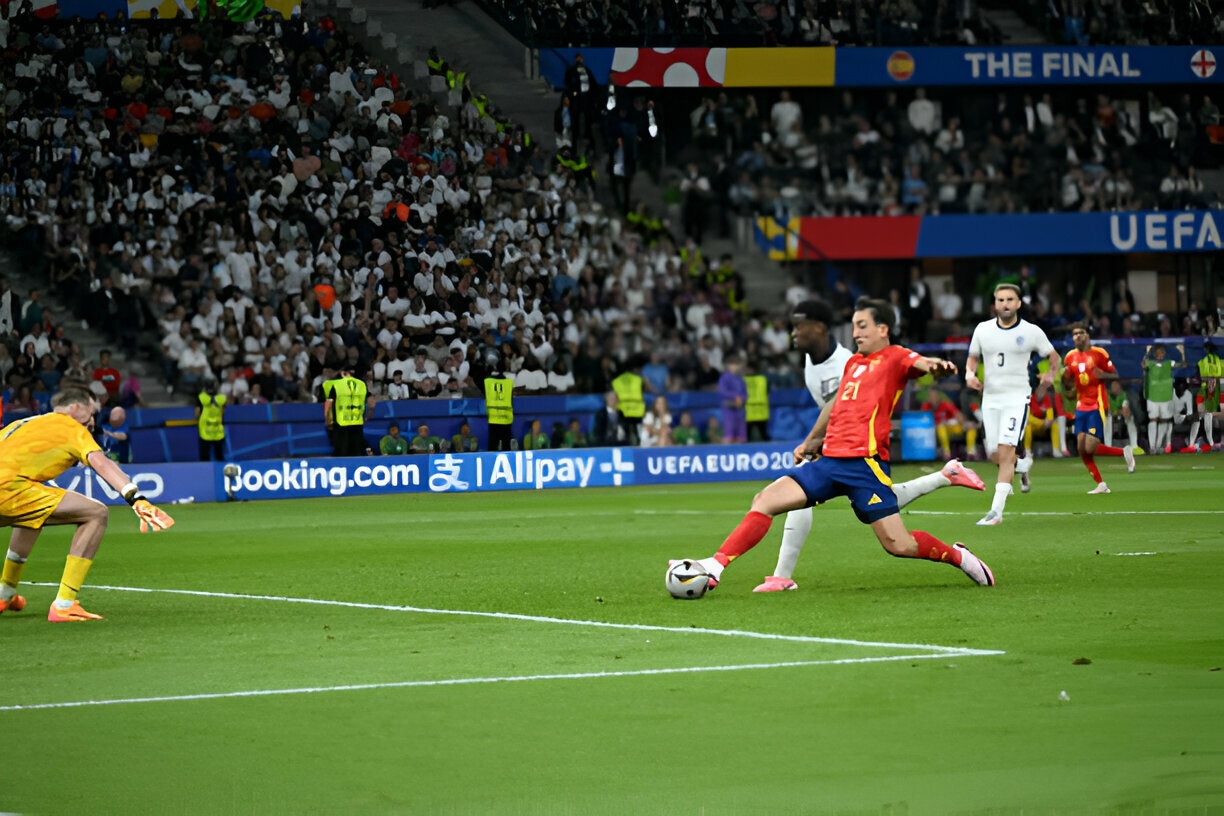 trực tiếp chung kết EURO ảnh 9 truc tiep chung ket EURO anh 9