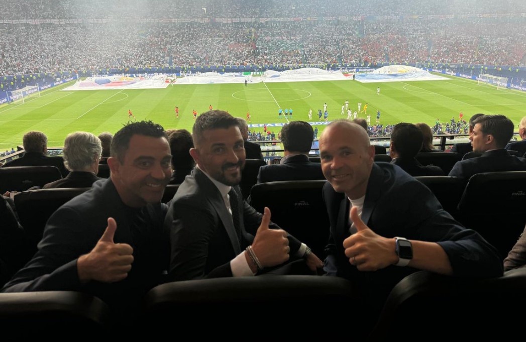 Dan khach VIP chung kien chien cong lich su cua Tay Ban Nha hinh anh