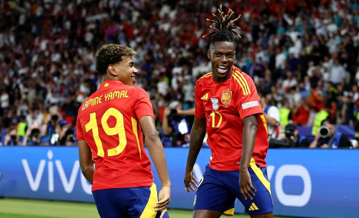 Doi hinh hay nhat Euro 2024 gay tranh cai hinh anh