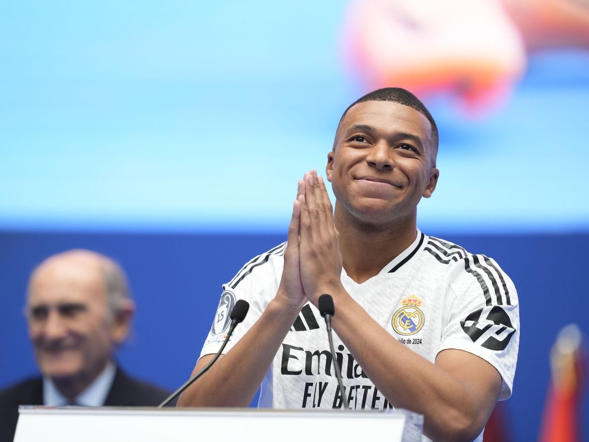 HLV Ancelotti he lo cach dung Mbappe hinh anh