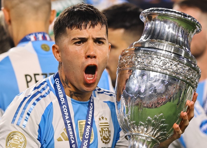 Enzo Fernandez gay hoa cho Chelsea hinh anh