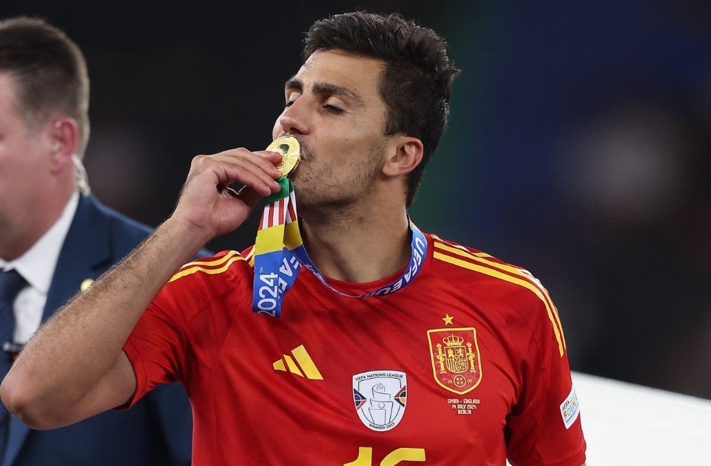 UEFA dieu tra khan Rodri hinh anh