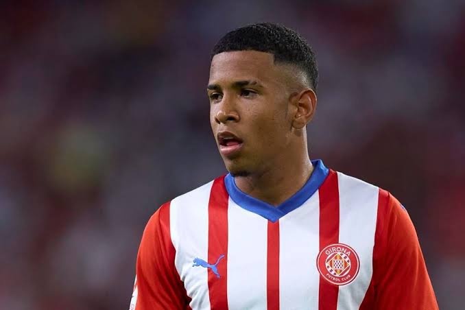 Tan binh 40 trieu euro gay tranh cai cua Man City la ai hinh anh