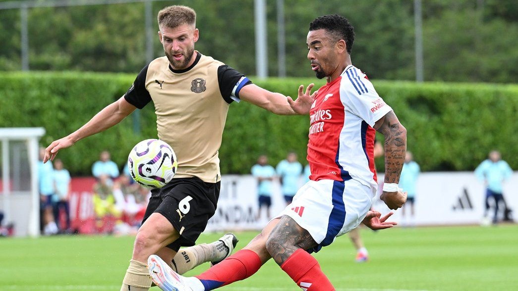 Jesus toa sang, Arsenal thang tran giao huu dau he hinh anh