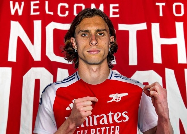 Arsenal kich no 'bom tan' 45 trieu euro hinh anh