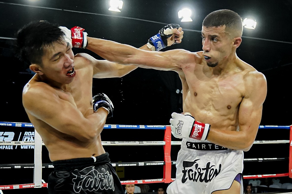 Nga mu voi tinh than thep cua vo si Muay Viet Nam hinh anh