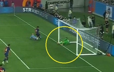 Man City dau Barca anh 1