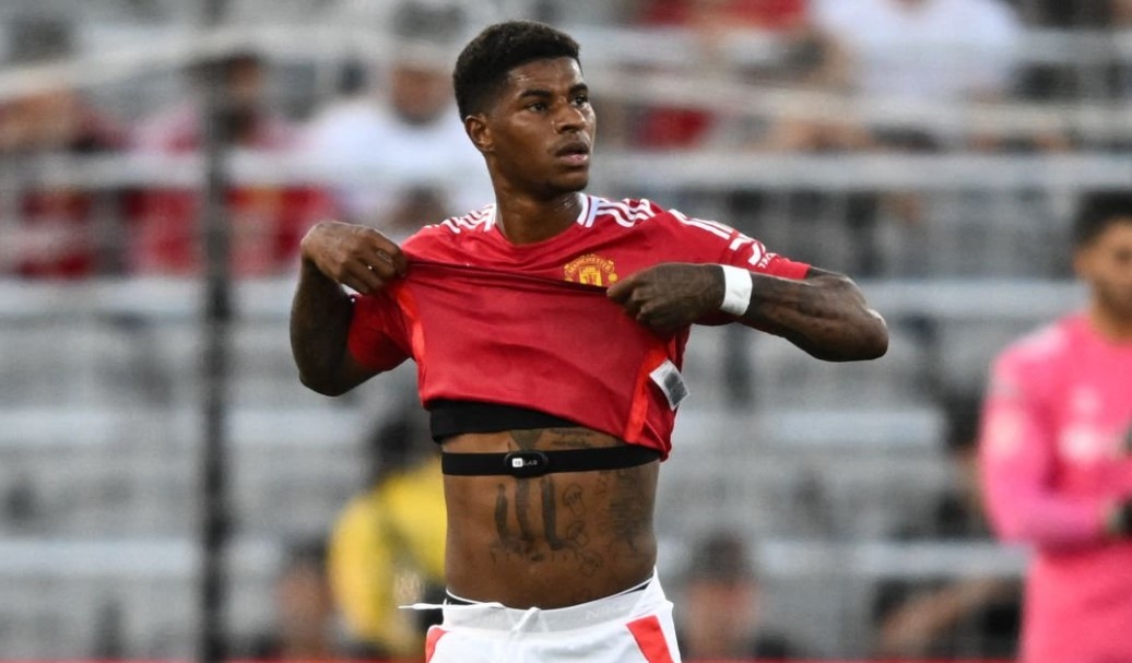 Them 2 sao MU dinh chan thuong hinh anh