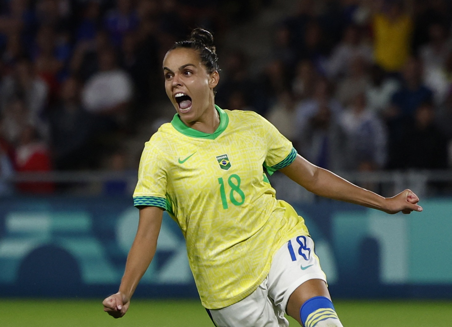 Tuyen nu Brazil gay bat ngo khi loai Phap hinh anh