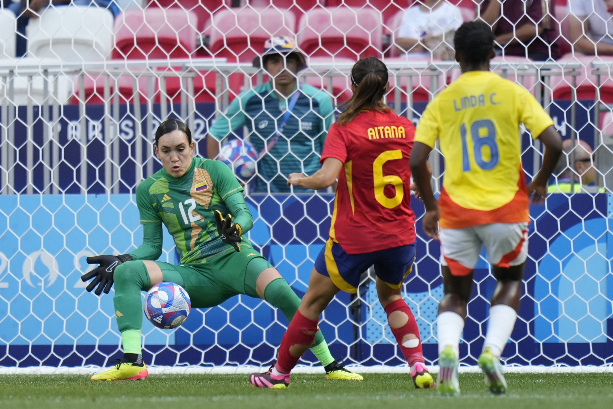 Dien ro tuyen nu Tay Ban Nha hinh anh