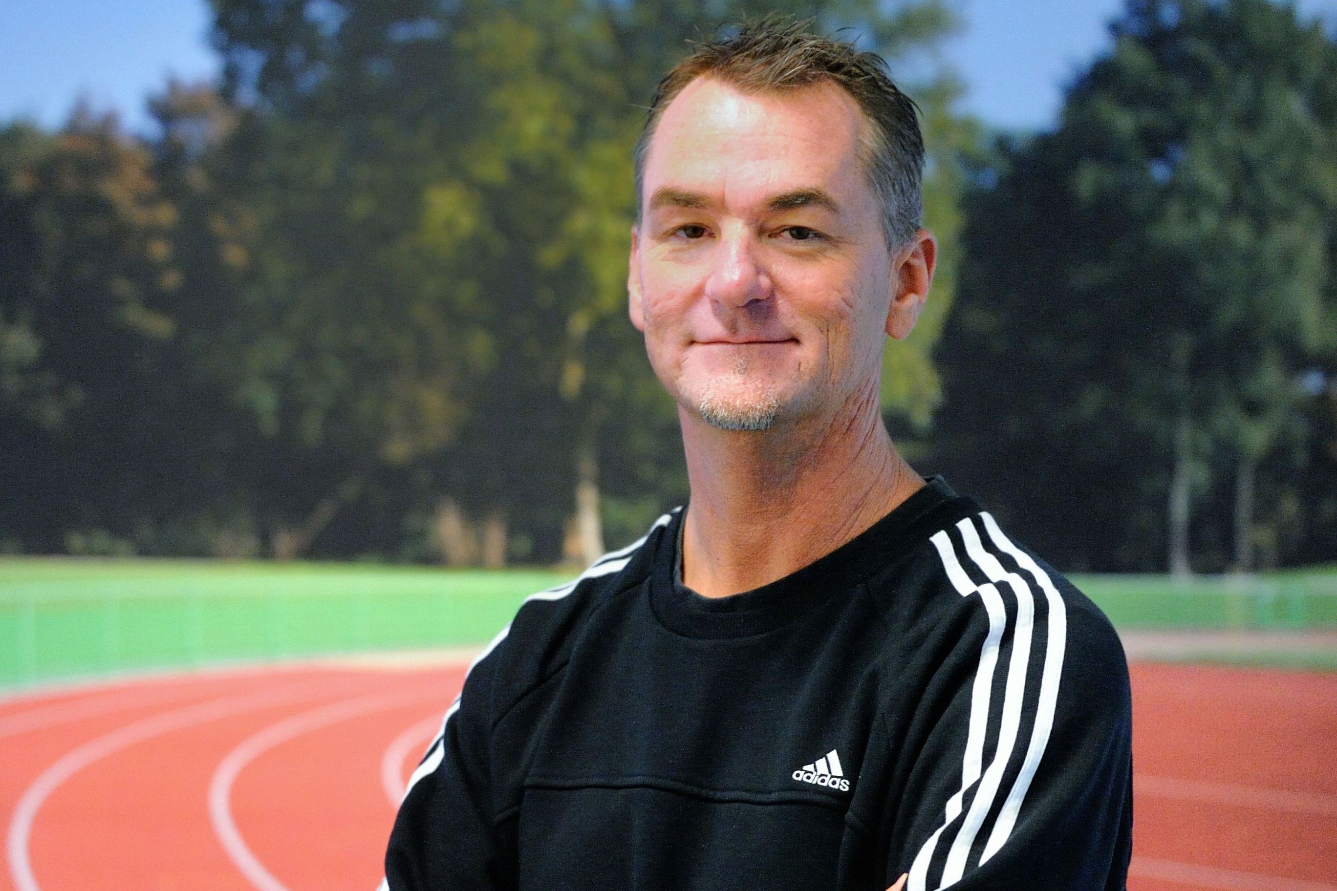 HLV bi duoi khoi Olympic vi be boi tinh duc hinh anh