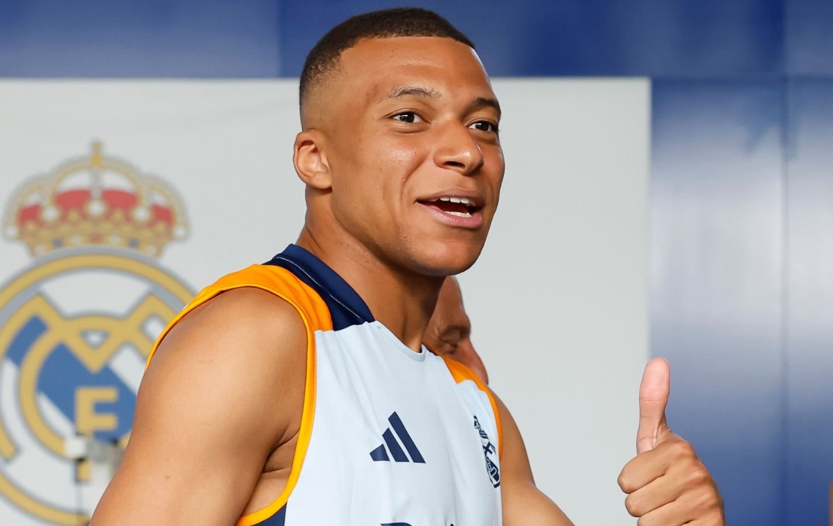 HLV Ancelotti chua cho Mbappe da chinh hinh anh