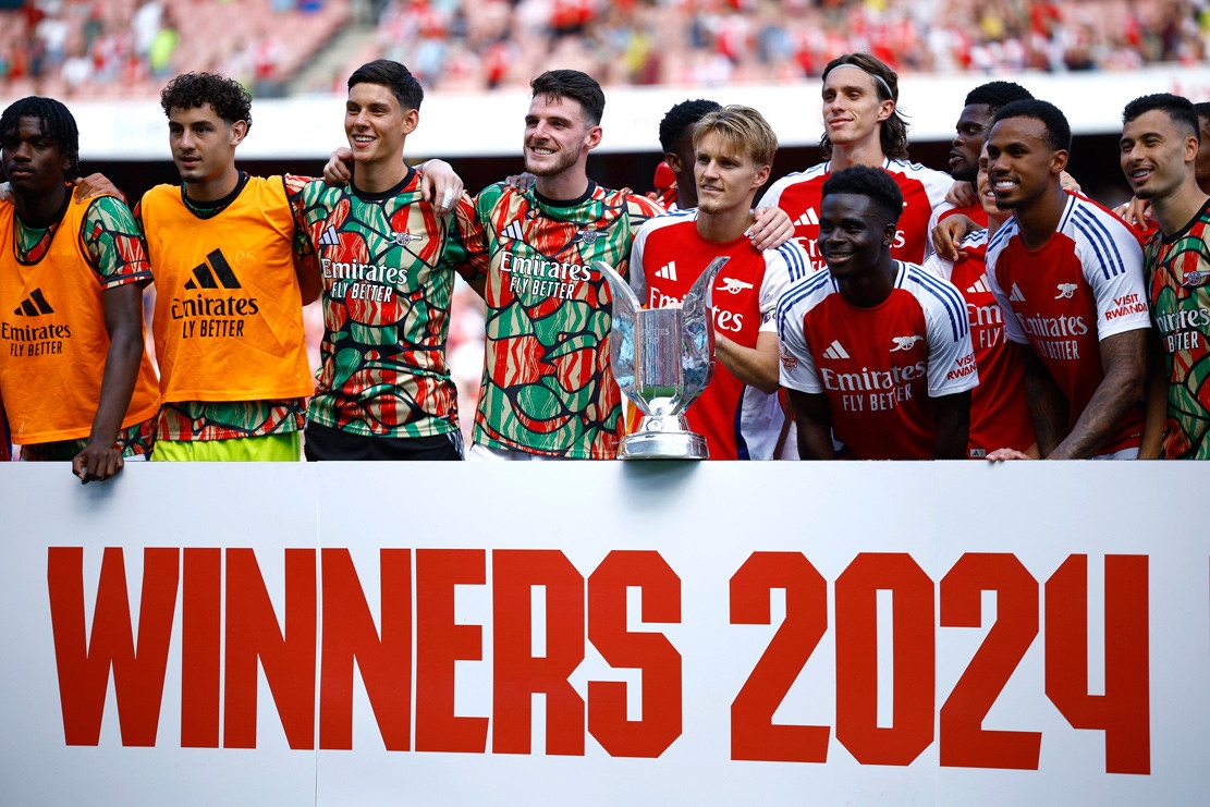 Arsenal lai vo dich Emirates Cup hinh anh