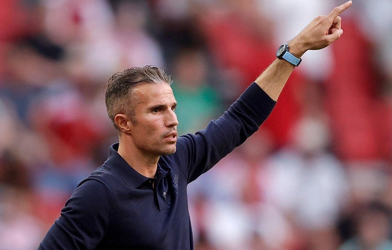 Ajax gieo sau len ngay ra mat cua HLV Van Persie hinh anh