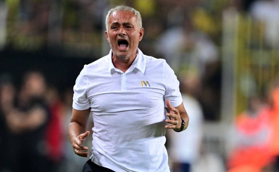 Mourinho mat ve Champions League cay dang hinh anh