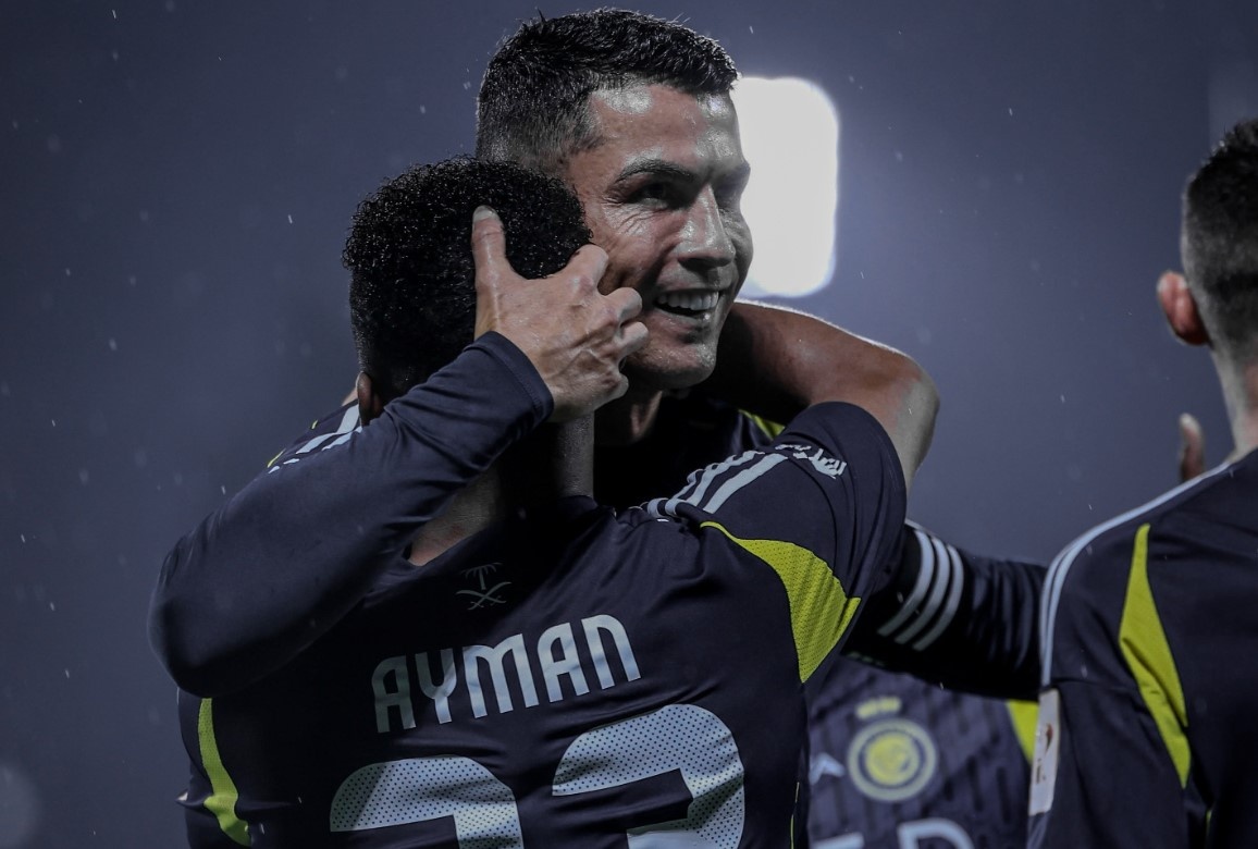 Ronaldo toa sang, Al Nassr vao chung ket Sieu cup hinh anh