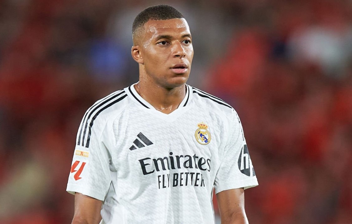 Real hoa that vong trong ngay Mbappe ra mat La Liga hinh anh