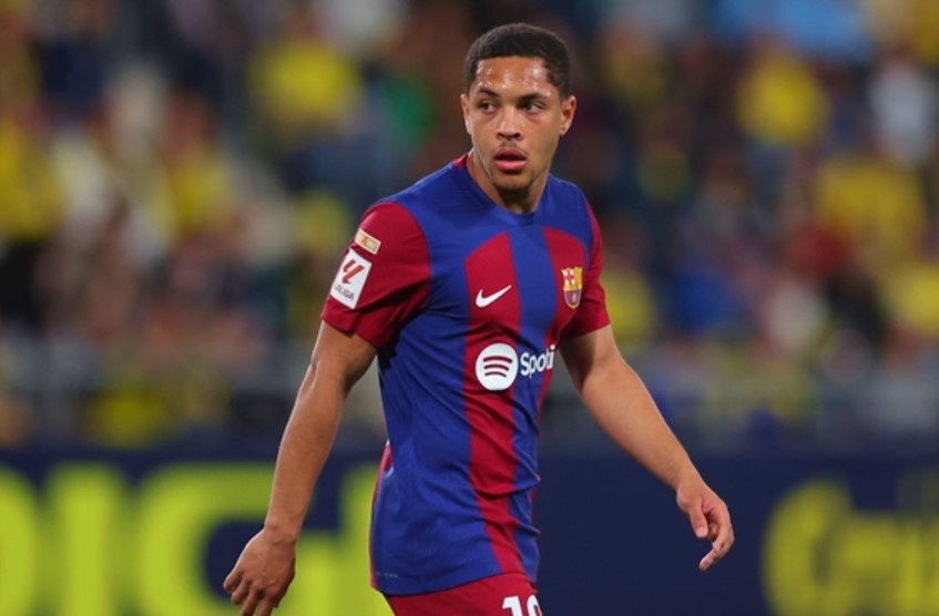 Loi thoat cho sao tre Brazil lun bai o Barca hinh anh