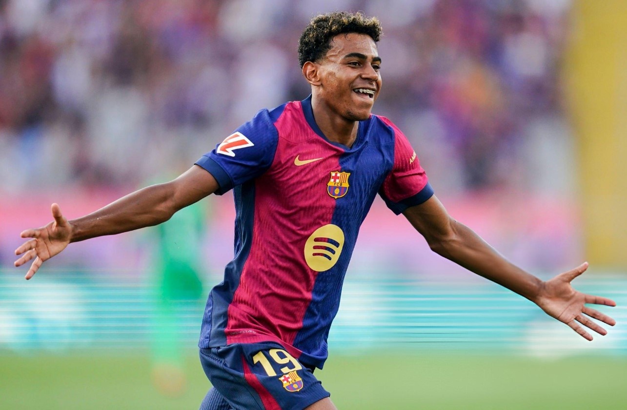 Lamine Yamal ghi sieu pham hinh anh