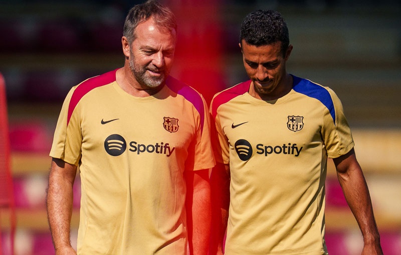 Thiago tro lai Barca hinh anh