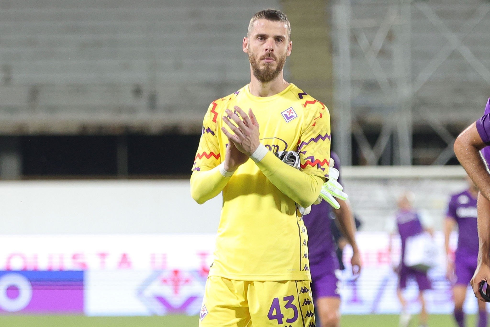 Man trinh dien phi thuong cua De Gea hinh anh