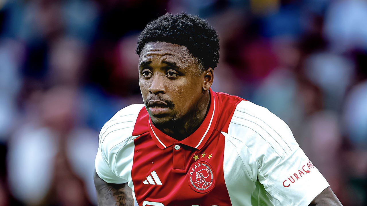 HLV Koeman noi gian voi tuyen thu Ha Lan hinh anh