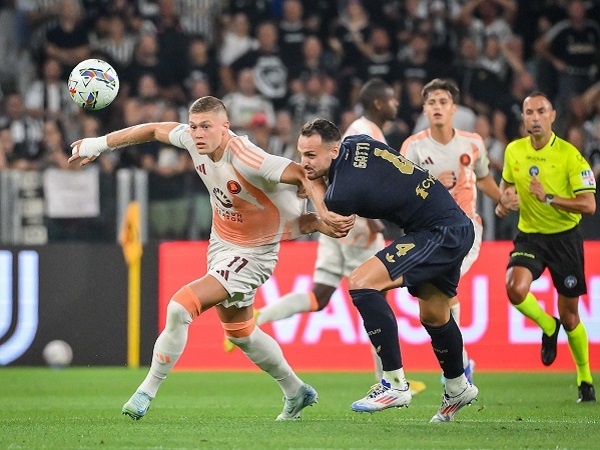 Dovbyk dang hoa 'bom xit' hinh anh