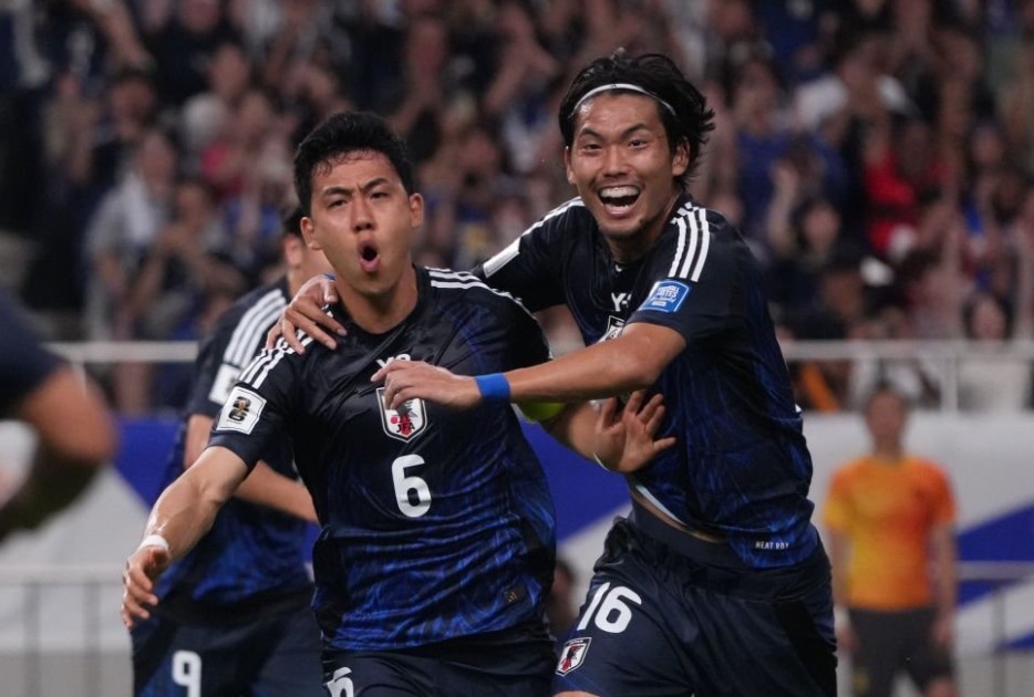 Tuyen Nhat Ban vui dap Trung Quoc 7-0 hinh anh